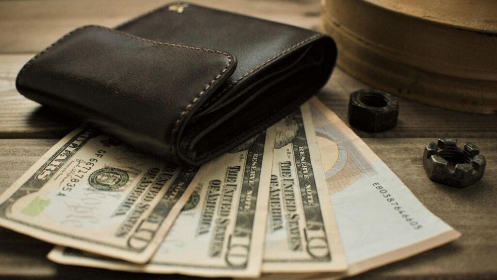 What Factors Affect Pharmacy Tech Salaries